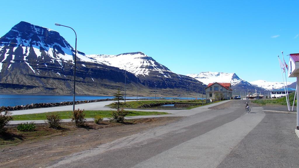 Hja Marlin Guesthouse Reydarfjordur Exterior foto